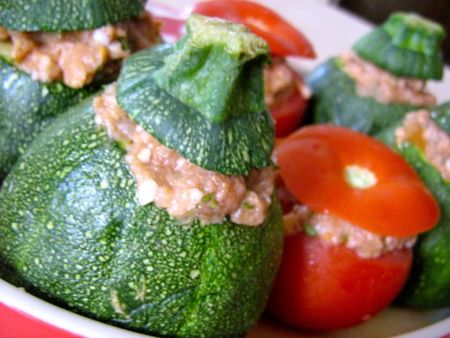 Un petit déjeuner léger : duo gourmand de Tomates et Courgettes